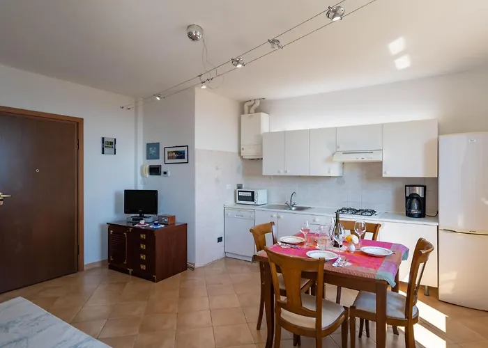 公寓 Le Margherite - Slr261 By Interhome Costarainera